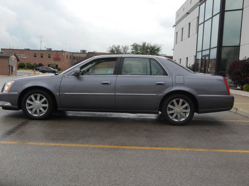 Used 2007 Cadillac DTS Luxury II FWD image 11