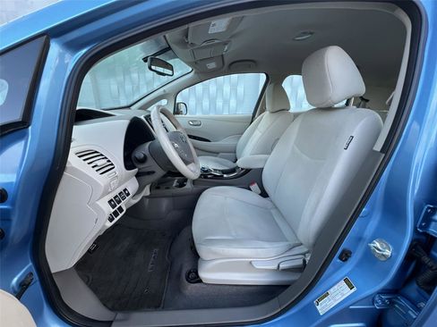 Used 2014 Nissan Leaf SV w/ LED & Quick Charge Package image 10