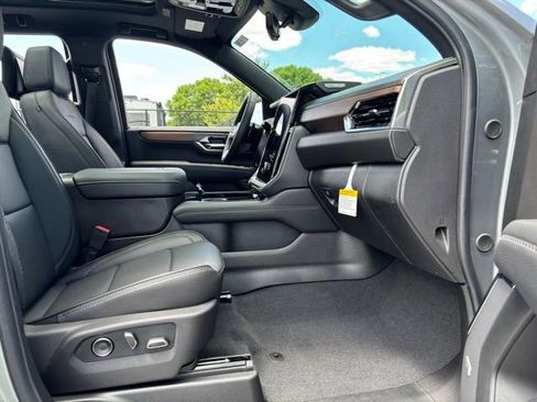 New 2026 GMC Yukon Denali w/ Denali Reserve Package AWD/4WD image 38