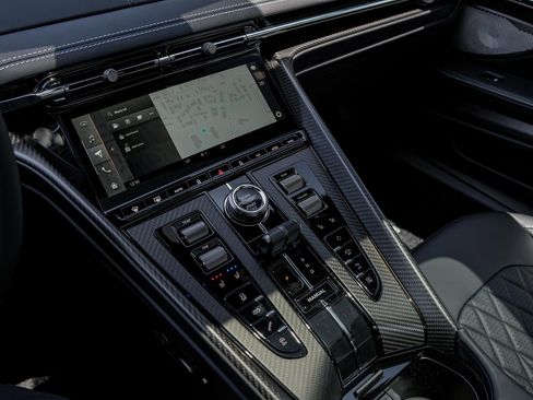 New 2025 Aston Martin DB12 Coupe image 8