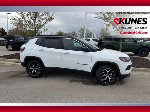 Used 2025 Jeep Compass Limited AWD/4WD image 5