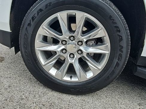 Used 2022 Chevrolet Suburban Premier image 9