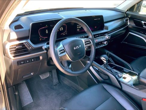 Used 2023 Kia Telluride LX image 34