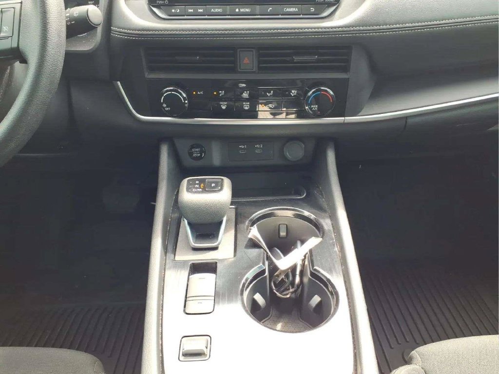 Used 2025 Nissan Rogue S FWD image 10