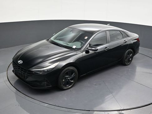 Used 2023 Hyundai Elantra SEL FWD image 22