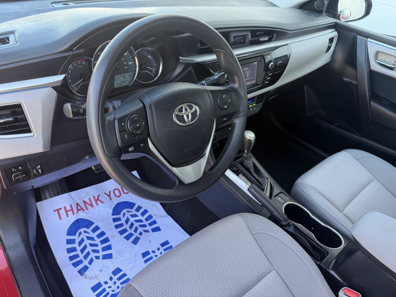 Used 2015 Toyota Corolla LE FWD image 9