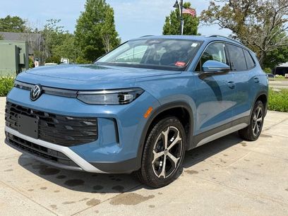 New 2026 Volkswagen Tiguan SE