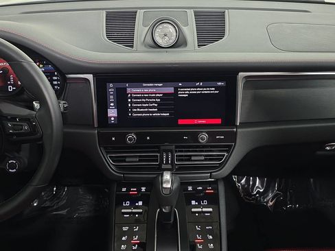 Certified 2025 Porsche Macan GTS AWD/4WD image 16
