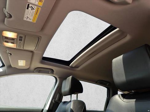 Used 2017 Honda CR-V Touring image 5