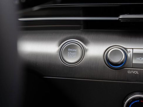 New 2026 Hyundai Kona SE image 24