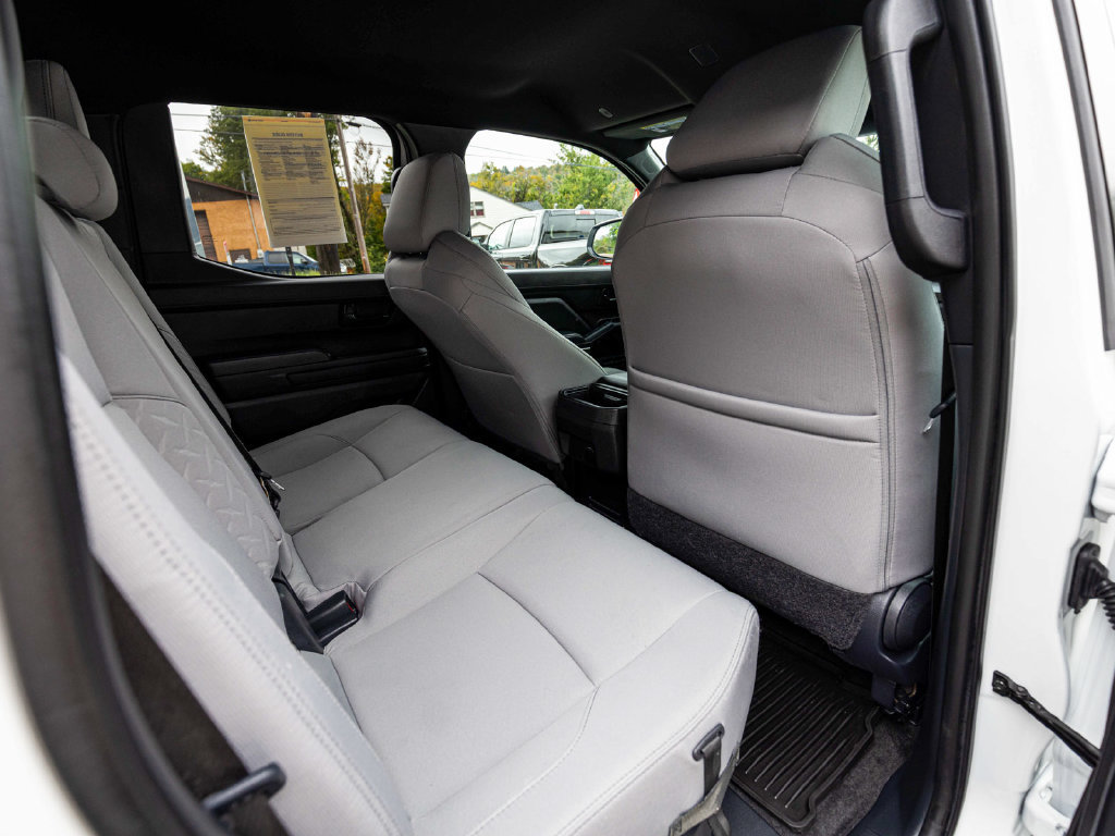 Used 2025 Toyota Tacoma SR5 AWD/4WD image 29