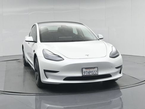 Used 2022 Tesla Model 3 Long Range AWD/4WD image 50