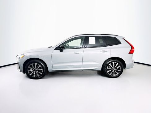 Used 2025 Volvo XC60 B5 Plus image 4