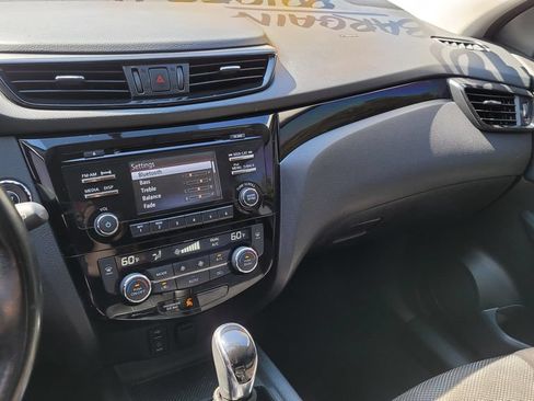 Used 2018 Nissan Rogue Sport SV w/ SV All-Weather Package AWD/4WD image 21