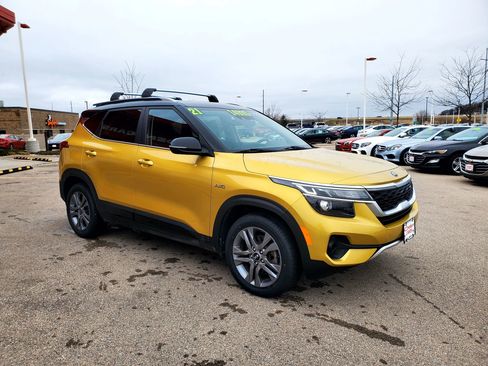 Used 2021 Kia Seltos S AWD/4WD image 3