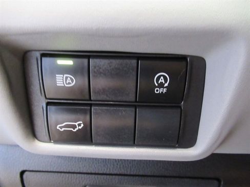 Used 2024 Toyota Highlander XLE image 20