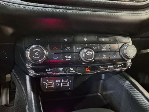 Certified 2022 Dodge Durango GT image 11