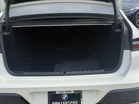 Used 2023 BMW 760i xDrive AWD/4WD image 19
