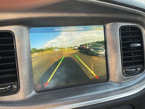 Used 2018 Dodge Charger R/T image 4