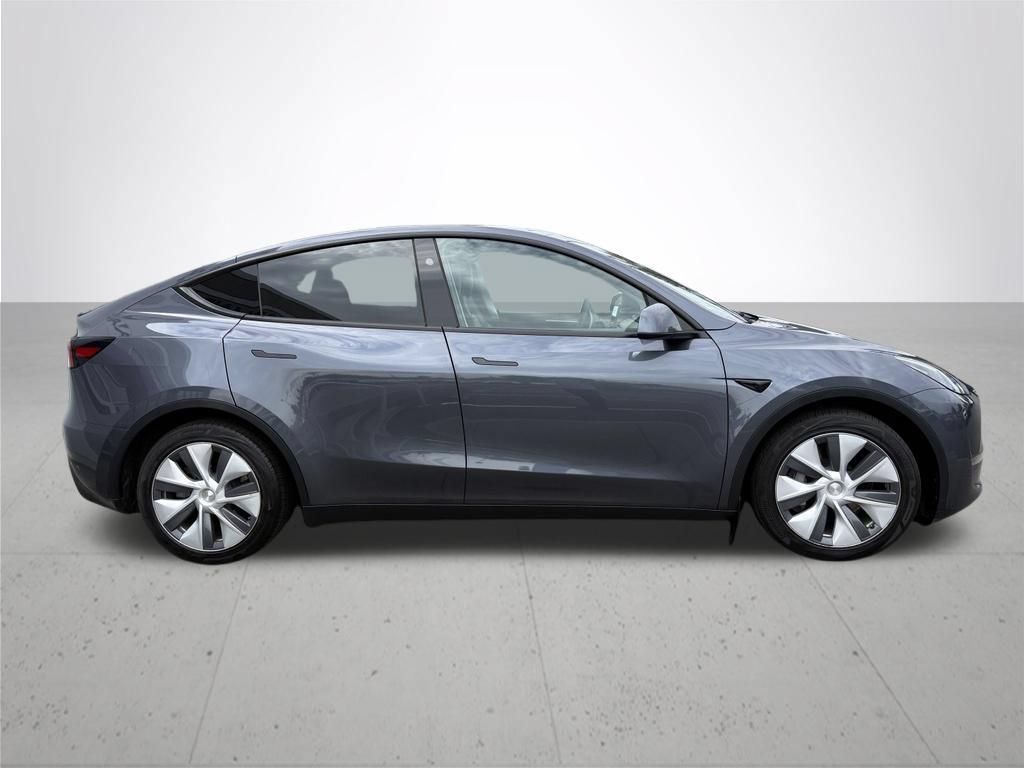 Used 2023 Tesla Model Y Long Range AWD/4WD image 5