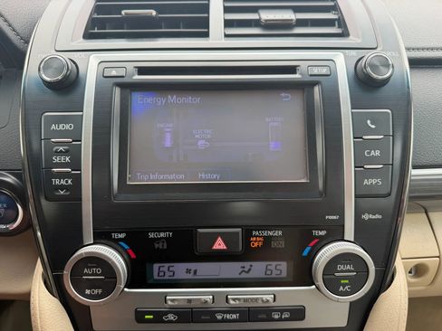 Used 2012 Toyota Camry XLE w/ Convenience Pkg FWD image 29