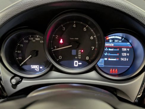 Certified 2025 Porsche Macan image 28