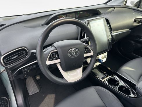 Used 2018 Toyota Prius Four w/ Advanced Technology Package image 11
