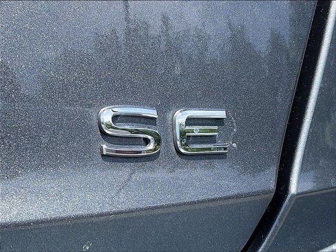 Used 2025 Volkswagen Jetta SE FWD image 26