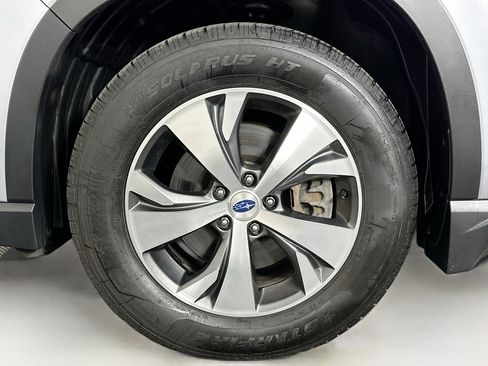 Used 2023 Subaru Ascent Premium w/ Convenience Package image 11