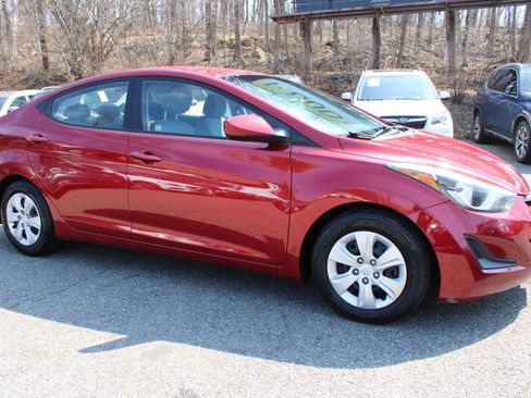 Used 2016 Hyundai Elantra SE image 5