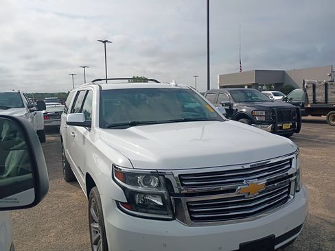 Used 2016 Chevrolet Suburban LTZ AWD/4WD image 3