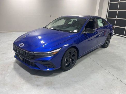 New 2026 Hyundai Elantra SEL Sport Premium FWD image 3