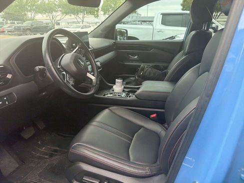 Used 2023 Honda Pilot TrailSport image 22