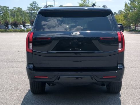 Certified 2025 Ford Expedition Platinum w/ Stealth Performance Package AWD/4WD image 5