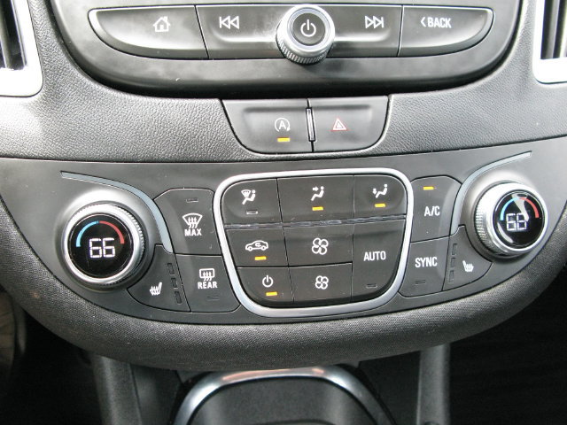 Used 2024 Chevrolet Malibu LT FWD image 19