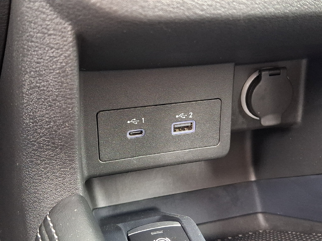 Used 2024 Nissan Kicks SV w/ Exterior Package FWD image 25