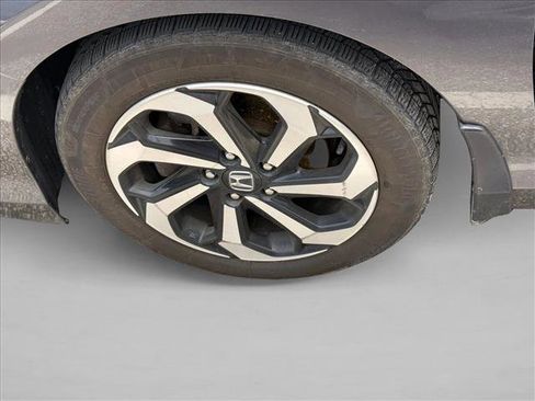 Used 2017 Honda Accord EX-L image 9