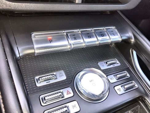 Used 2024 Lincoln Nautilus Premier w/ Jet Appearance Package image 20