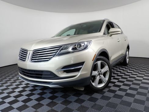 Used 2017 Lincoln MKC Premiere AWD/4WD image 2