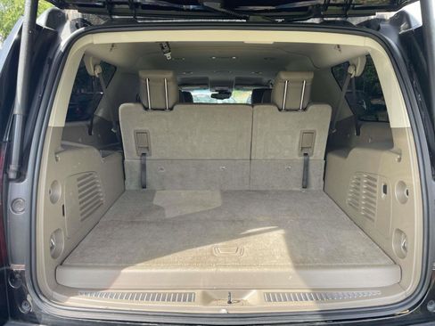 Used 2018 Chevrolet Suburban LT image 14