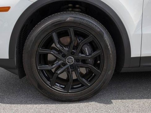 Used 2024 Porsche Cayenne image 5