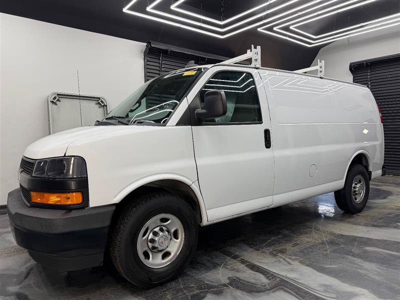 Used 2020 Chevrolet Express 2500 RWD image 3