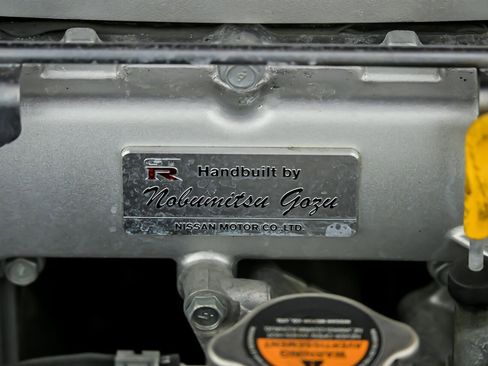 Used 2015 Nissan GT-R Black Edition image 18