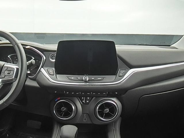 Used 2025 Chevrolet Blazer LT FWD image 22