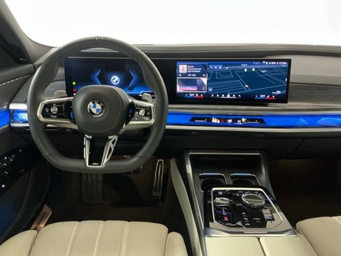 Certified 2025 BMW 760i xDrive w/ Luxury Rear Seating Package AWD/4WD image 9