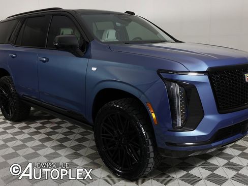 Used 2026 Cadillac Escalade Platinum Sport w/ LPO, Floor Liner Package image 3