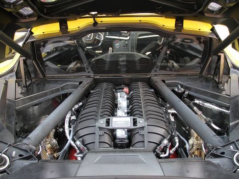 Used 2024 Chevrolet Corvette Z06 w/ Z07 Performance Package RWD image 26