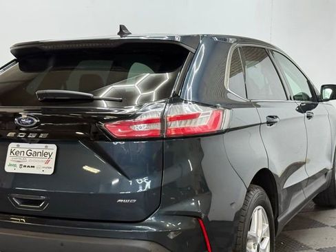 Used 2023 Ford Edge SEL image 11