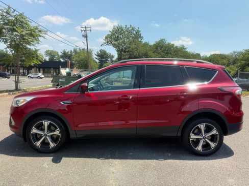 Used 2017 Ford Escape SE w/ SE Leather Comfort Package AWD/4WD image 8