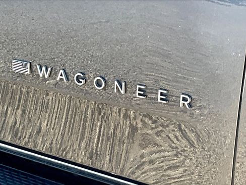 Used 2023 Jeep Wagoneer L Series III image 30